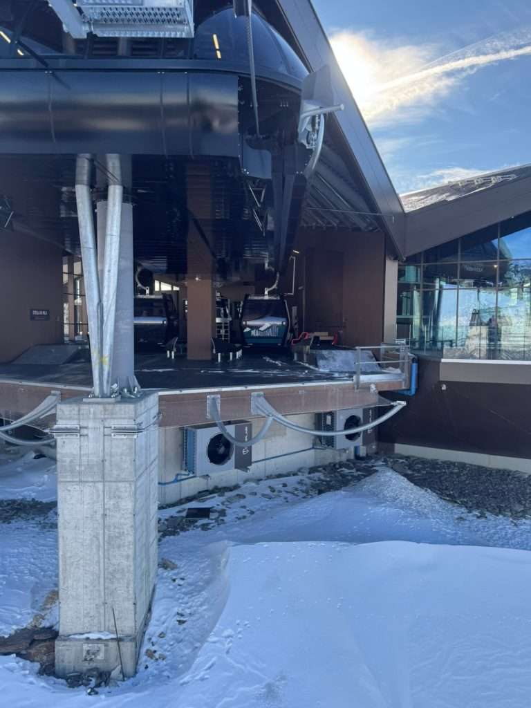 Templari varmepumper i Pila, 2.723 meter, i sneen